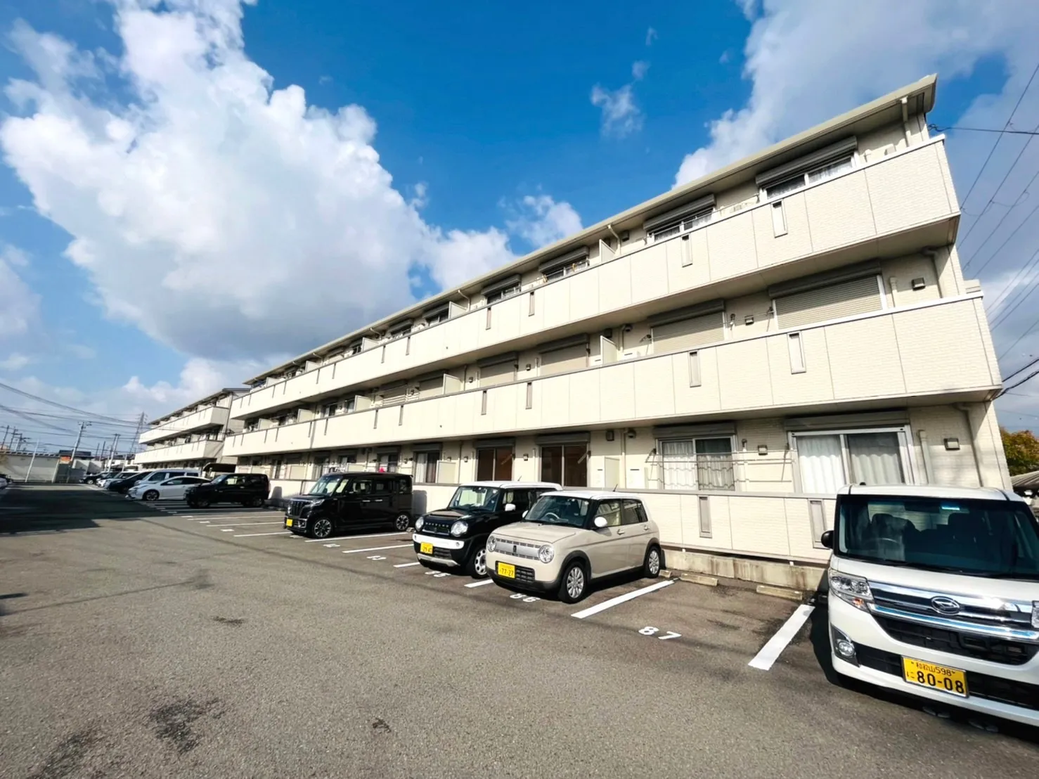 加納マンション・・(^^♪ スーパー近く♪